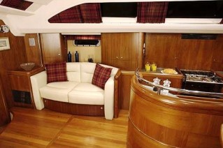 SY MUSTIQUE -  Saloon 2 sistership